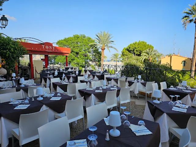 Tony Restaurant