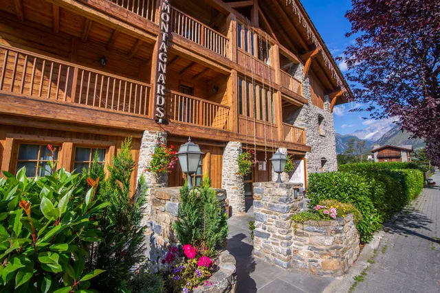 Hotel Les Montagnards