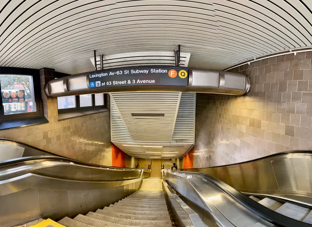 Lexington Av/63 St