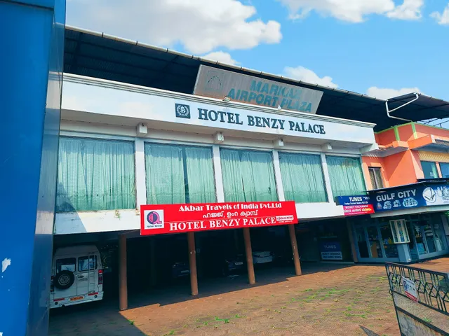 Hotel Benzy Palace