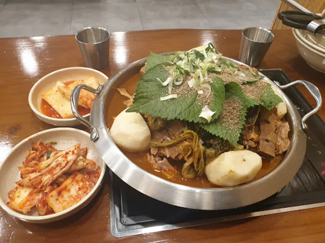 청기와감자탕 봉화산점