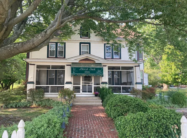 Black Duck Inn