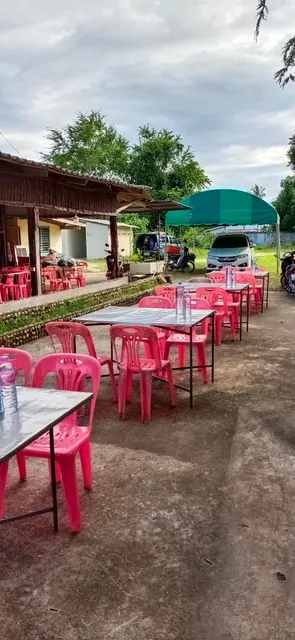 Thap Sakae Seafood Restaurant 1