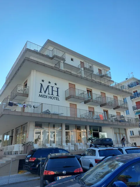 Hotel Midi