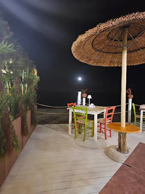 Sea'n Sun Lounge Bar-Restaurant