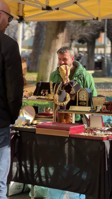 Mercatino dell’Antiquariato di Piazza dei Quiriti ogni 4^ domenica, riprenderà la sua attività domenica 25 Gennaio 2026