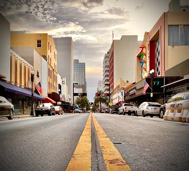 The Miami Center for Architecture & Design (AIA Miami)