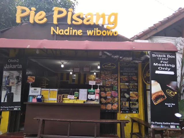 Pie Pisang Nadine wibowo