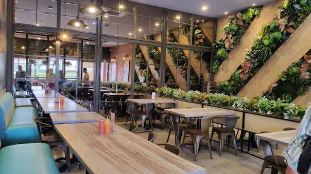 Solaria - Bandar Udara Internasional Soekarno Hatta Terminal 2EF