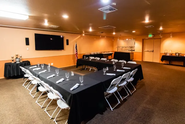 Trinity Alps Restaurant & Lounge