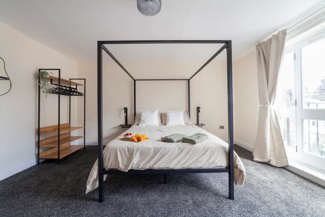 Arte Stays - 3 beds & 2.5 bathrooms Stratford area - Serviced Accommodation