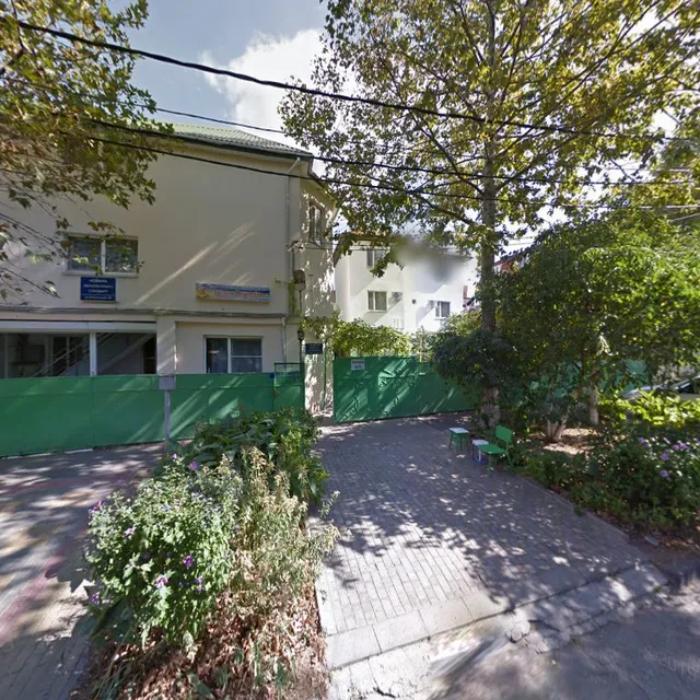 Guest house on the collective 40