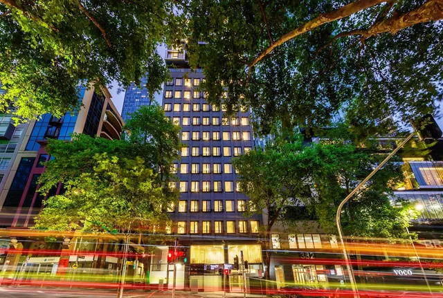 Brady Apartment Hotel Hardware Lane