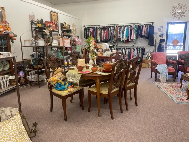 Laura Mae's Resale Shop