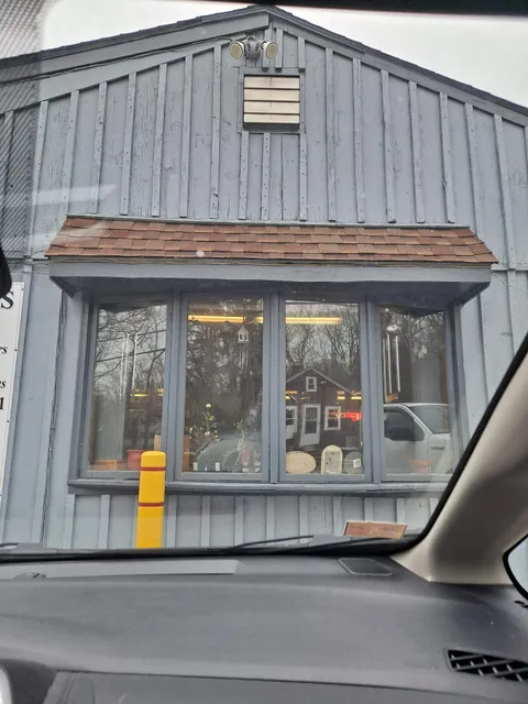 Wolf Rock Wine & Spirits