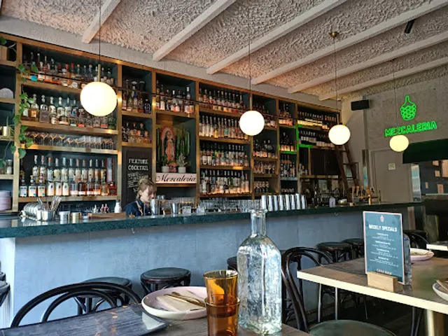 Casa N.O.M Bar y Restaurante