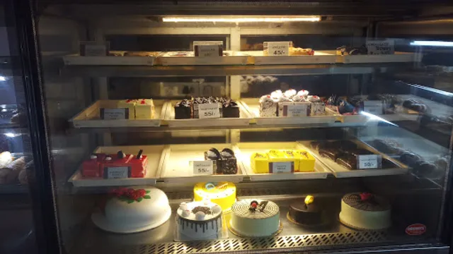 Prime Bakes, Silpukhuri