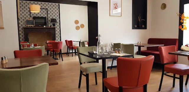 Aux tables de l'Estuaire