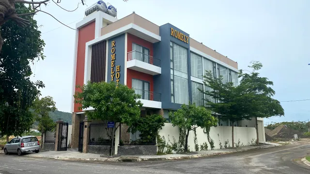 Khách sạn Romely