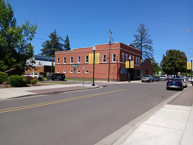 Woodburn Downtown Plaza