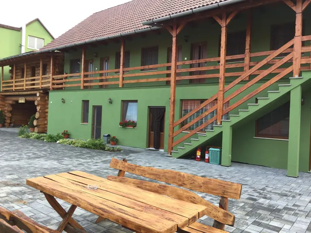 Farkaslaki Erdészlak Panzió