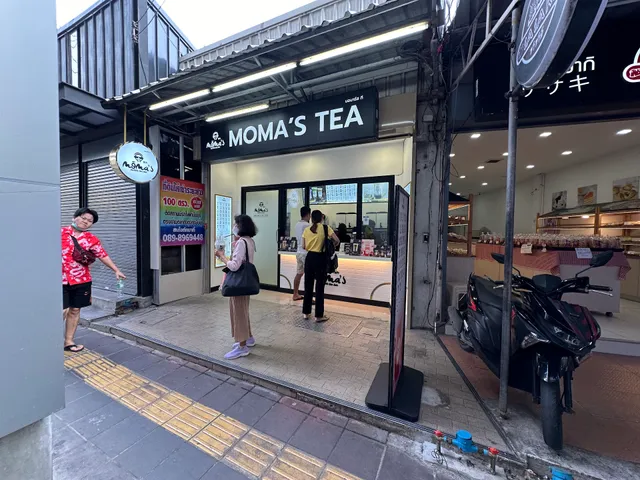 Moma's bubble tea bar, Min Buri Market