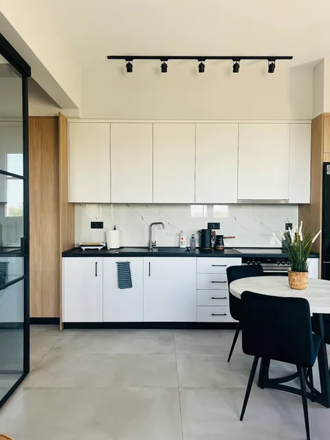 ANGEL MOUNTAINOUS HOUSE