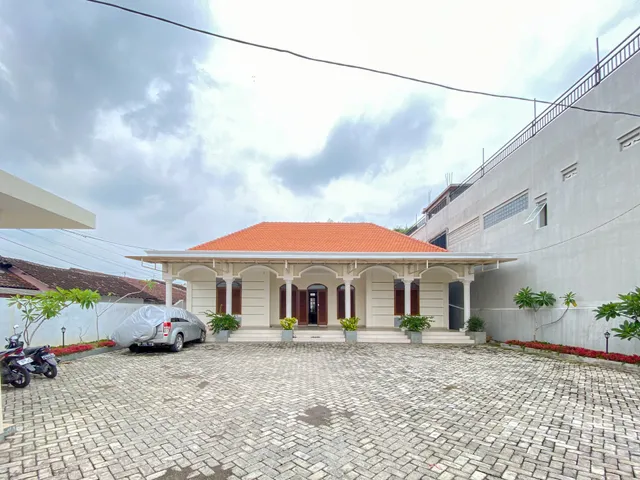 Raden Mansion Jember Urbanview