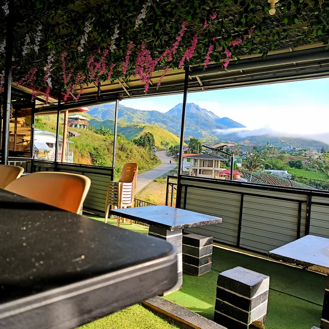 Balutakay's Seafood and Grill