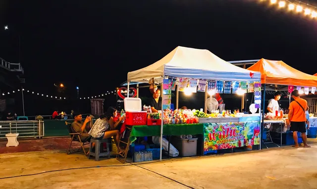 ตลาดน้ำวัดเหนือ