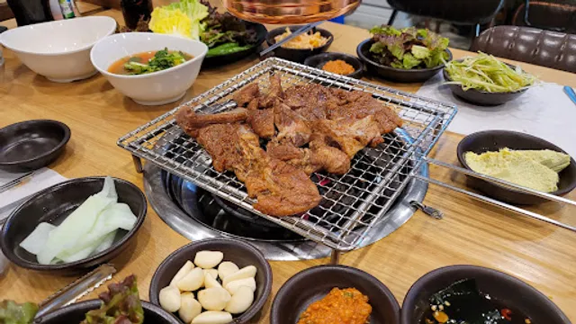 명동돼지한마리