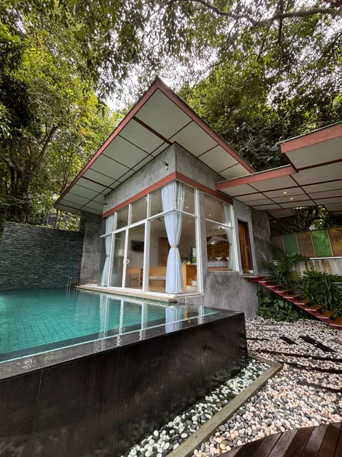 Ambong Pool Villas