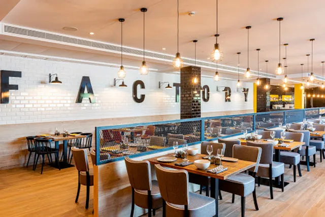 𝗧𝗛𝗘 𝗙𝗔𝗖𝗧𝗢𝗥𝗬 | 𝗥𝗘𝗦𝗧𝗔𝗨𝗥𝗔𝗡𝗧𝗘 𝗗𝗘 𝗔𝗨𝗧𝗢𝗥 𝗖𝗢𝗦𝗧𝗔 𝗕𝗥𝗔𝗩𝗔 | 𝗟𝗟𝗢𝗥𝗘𝗧 𝗗𝗘 𝗠𝗔𝗥 | 𝗟'𝗔𝗭𝗨𝗥𝗘 𝗛𝗢𝗧𝗘𝗟