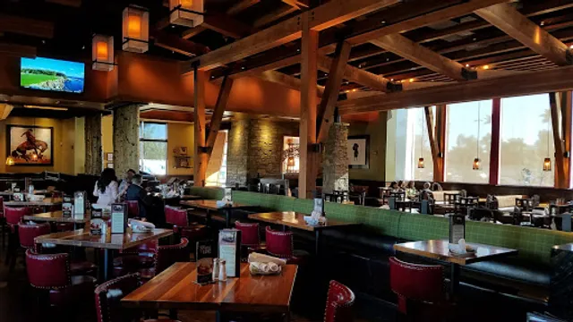 Lazy Dog Restaurant & Bar