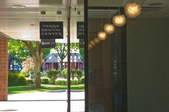 Terra Dental / The Smile Express