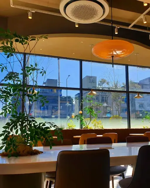 할리스 진주초전점