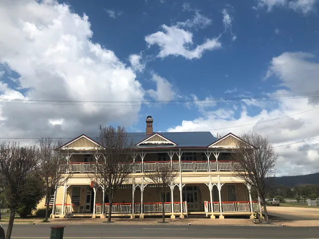 Killarney Hotel - Motel