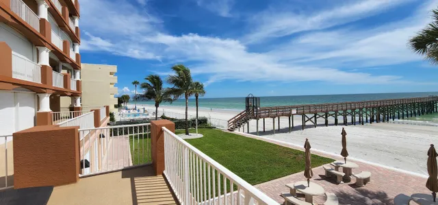 La Contessa Condominiums