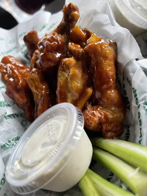 Wings Army Coatepec Plaza Orquídeas