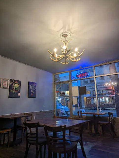 Almanqal Mediterranean Grill