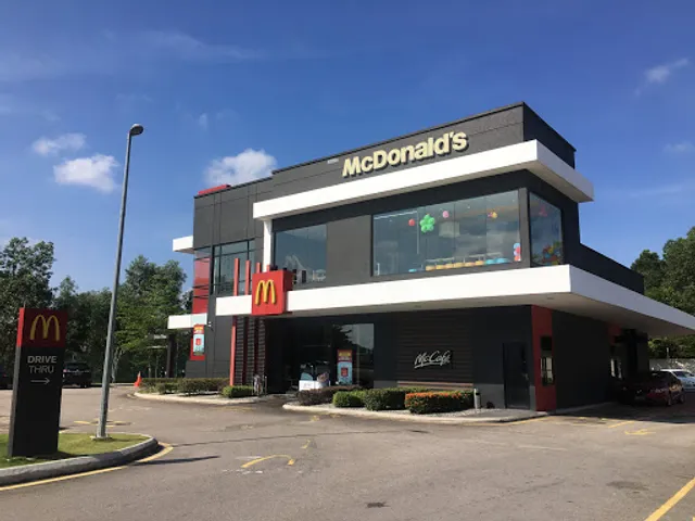McDonald's Taman Daya DT