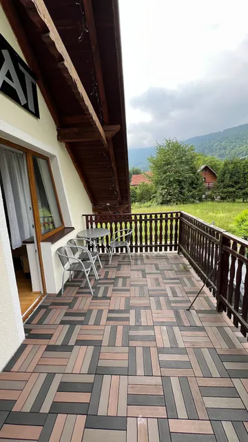 Brokat. Pokoje gościnne