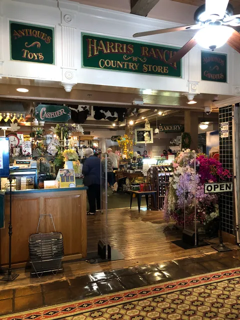 Harris Ranch Country Store
