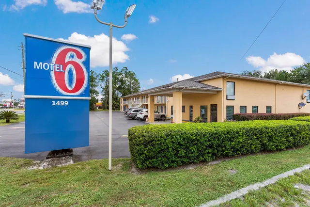 Motel 6 Macclenny, FL
