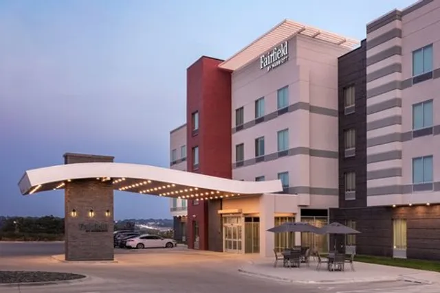 Fairfield by Marriott Inn & Suites Omaha at MH Landing