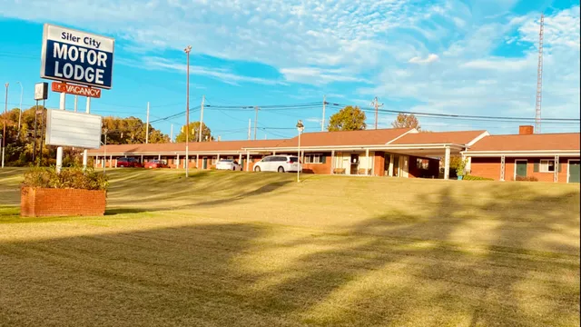 Siler City Motor Lodge
