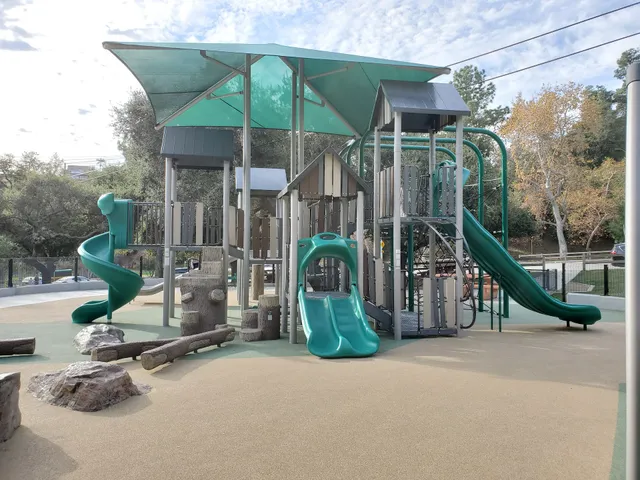 Vermont Canyon Play Area
