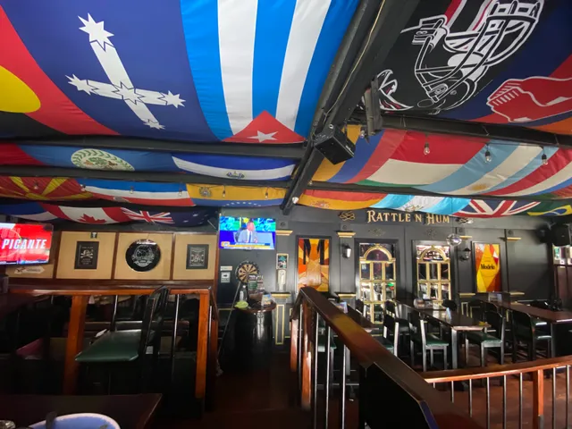 Rattle n Hum Bar and Grill