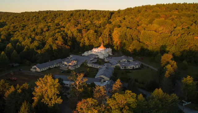 Dhamma Dhara--Vipassana Meditation Center