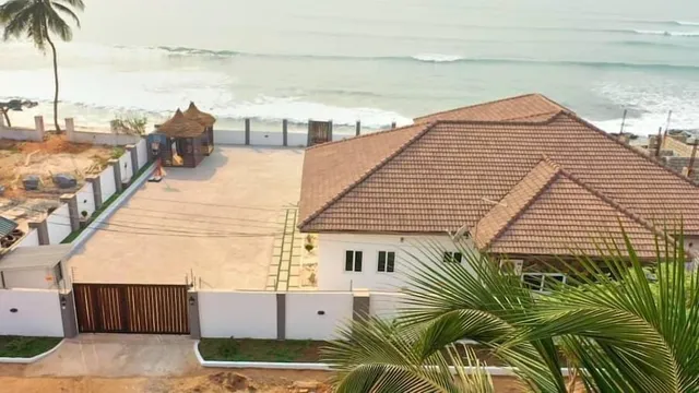 Empire Bay Beach Villa